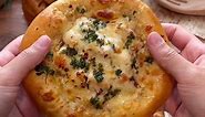 Mini Chicken Alfredo Pizzas ⏲🎞💐 In depth recipe & instructions are on the blog Mxriyum.com