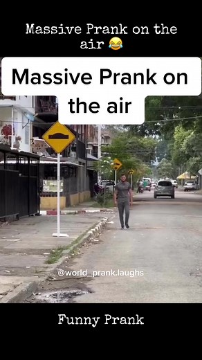 Massive prank on the air 😂😂 #comedyvideo #funnyvideos #fun #prank