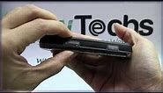 Nokia N97: Taking Off and Attaching the Back Cover