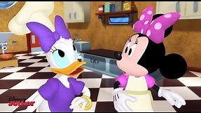 Minnie's Bow-Toons | Minnie and Daisy Make Pizza! | Disney Junior UK