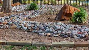 44 Innovative River Rock Landscaping Ideas for Your Backyard
