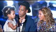Blue Ivy Presents VMA to Mom Beyonce