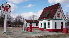 Original Masons Texaco Gas Station & Pumps in Historic Mining Town Weir, Kansas