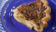 Rustic apple pie: Elizabeth Chambers makes it easy as you know what!