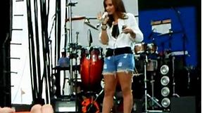 Demi Lovato Wears Shorts W/ Thick Tonal Stitching, Frayed & Whisker Detailing : )