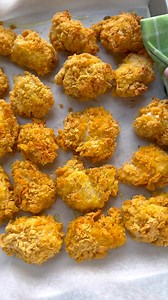 Dosi e Ricetta: https://blog.giallozafferano.it/allacciateilgrembiule/bocconcini-di-pollo-con-corn-flakes-al-forno/ | Allacciate il grembiule di Luisa Orizio