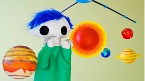 Odie Makes a Solar System Mobile - Science for Kids
