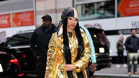 Nicki Minaj Shines From Head to Toe in Gold