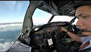 AMAZING COCKPIT VIEW BOEING 737-900ER // LANDING KENDARI