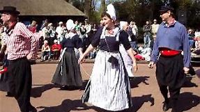 Holland Traditional Dance -Santoso