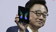 Prvý dotykový sklápací telefón Galaxy Fold: Samsung je pripravený na spustenie predaja
