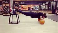 Metafitnosis - Med-ball push-ups demonstrated by Coach...