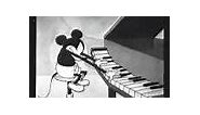 Mickey Mouse Piano Solo - The Opry House (1929)