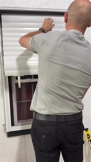 Expert Manual Roll Shutter Training in Manitoba