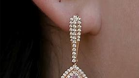 These gorgeous morganite earrings will invoke the most queenly sensations while adorning the ears!