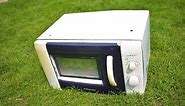OLD AND DAMAGED MICROWAVE OVEN ??? What a Clever Project you can Make from an Old Мicrowave Оven ?