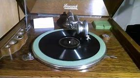 Brunswick Phonograph (Style 125) - I finally have a phonograph!