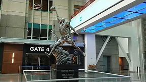 Michael Jordan Statue (Chicago Bulls - inside United Center Arena)