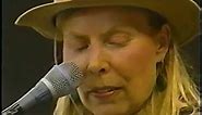 Joni Mitchell - A Day In The Garden