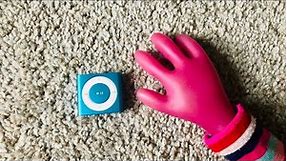 The SMALLEST iPod EVER! (A look at the iPod Shuffle 4th gen)
