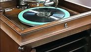 Victor Walnut Antique Victrola Record Player Phonograph VV-XIV, Records