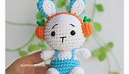 Rabbit with headphones pattern by Vui Vui