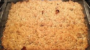 Apple crumble with oats, quick and easy dessert