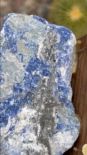 Why Lapis Lazuli is an Unusual Gemstone