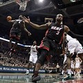 Pic of the LeBron James and Dwyane Wade Dunk
