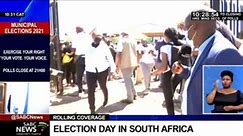 LGE 2021 I President Cyril Ramaphosa arrives to cast his vote in Chiawelo, Soweto