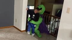 Minnesota Boy Gives Amazing Performance in 'Alien Abduction' Halloween Costume