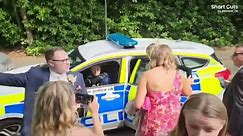 Un couple britannique aidé par la police pour se rendre à son mariage