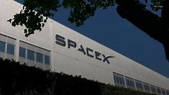 SpaceX and T-Mobile Want To Team Up To Use Satellites for Better Cell Phone Service