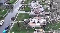 美国中西部遭83龙卷风吹袭 建筑损毁