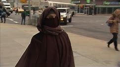 Watch How People React in New York City When Woman Dresses in Full Veil