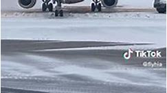 ❄️🥶☃️The snow is... - Harrisburg International Airport (MDT)