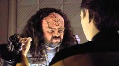 Data and a Klingon funny scene