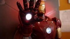 Iron Man Hot Toys Mark III Armor Iron Man Movie Masterpiece 1/6 Scale Collectible Figure Review