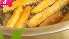 Bread Sticks #ឆាខ្វៃ #crispybread #cambodianfood シ #foodbloggers #breadsticks #cambodiastreetfood