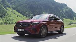 The new Mercedes-Benz GLC 400 e 4MATIC Coupe in Patagonia red Driving Video