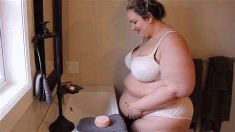 A Hot Steamy Shower Mp4 The Plump Princess Clips Store Clips4sale