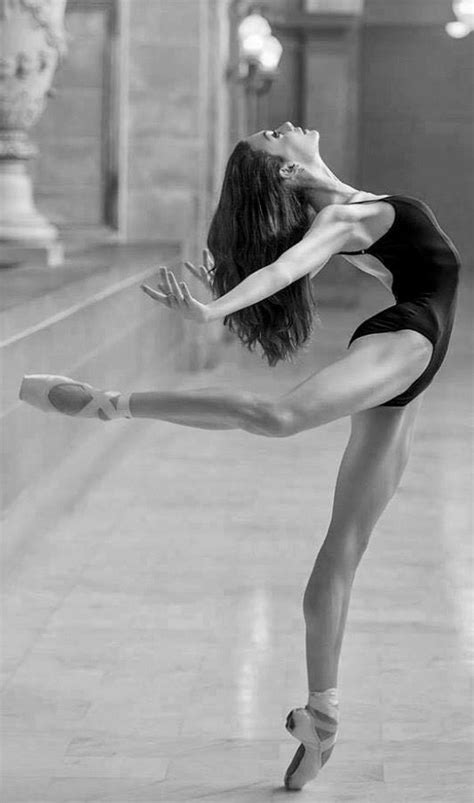 Pin By Oiseau On Ballet And Art Of Dance Dance Poses Dance Pictures