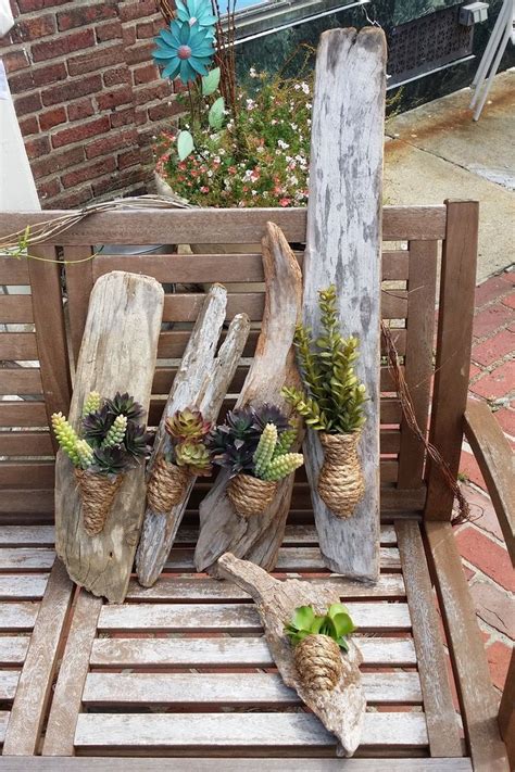 banc en bois deco bois flotte ornee de plantes succulentes en vases tresses listspiritcom