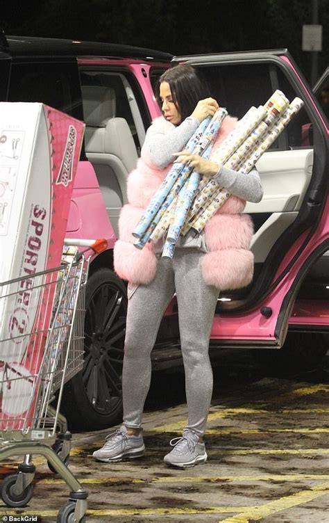Katie Price Spends £4 000 On Toys As She S Set To Have All Five