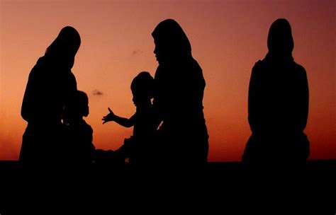 Kisah Masuk Islamnya Budak Wanita Setelah Diselamatkan