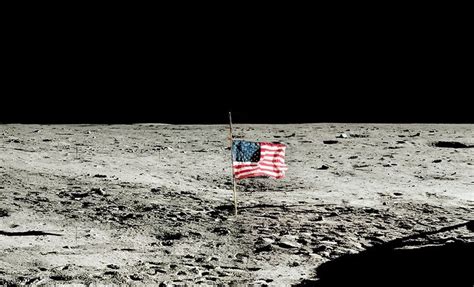 tonight  american flag     moon httpyfrogcom