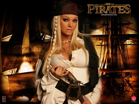 Carmen Luvana Nue Dans Pirates