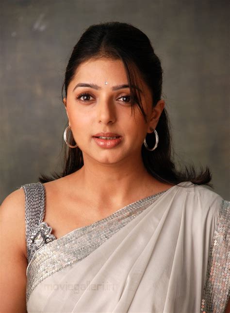 photo and wallpapers high definition bhoomika chawla saree photos high definition bhoomika