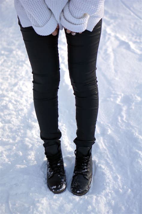 snow white good good gorgeous dr martens outfit winter outfits snow comfortable fashion