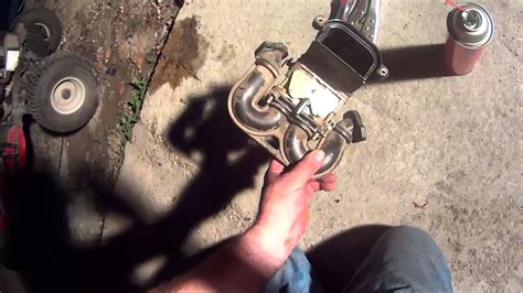 clean  carburetor   lawn mower youtube